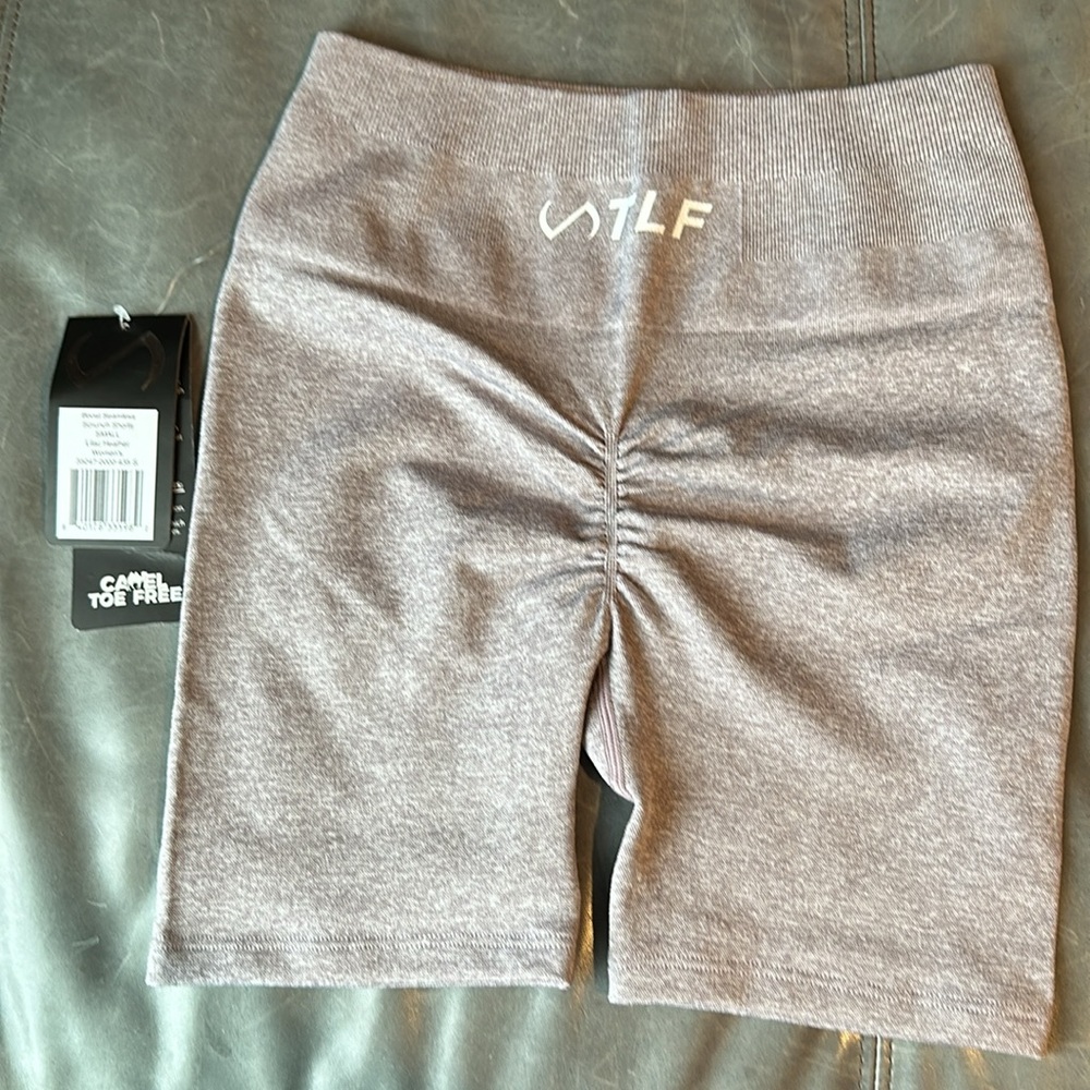 TLF Boost Seamless Scrunch Shorts - Picture 2 of 3